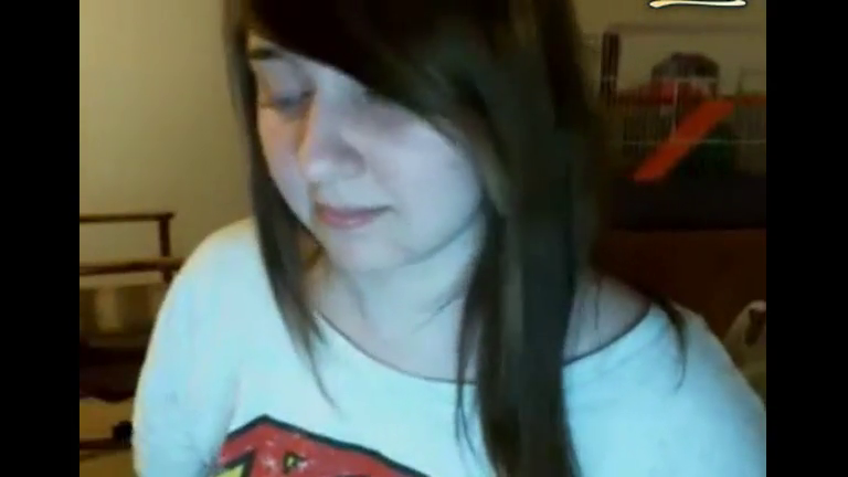 18YO BRITISH CHUBBY TEEN SHOWING ON WEBCAM